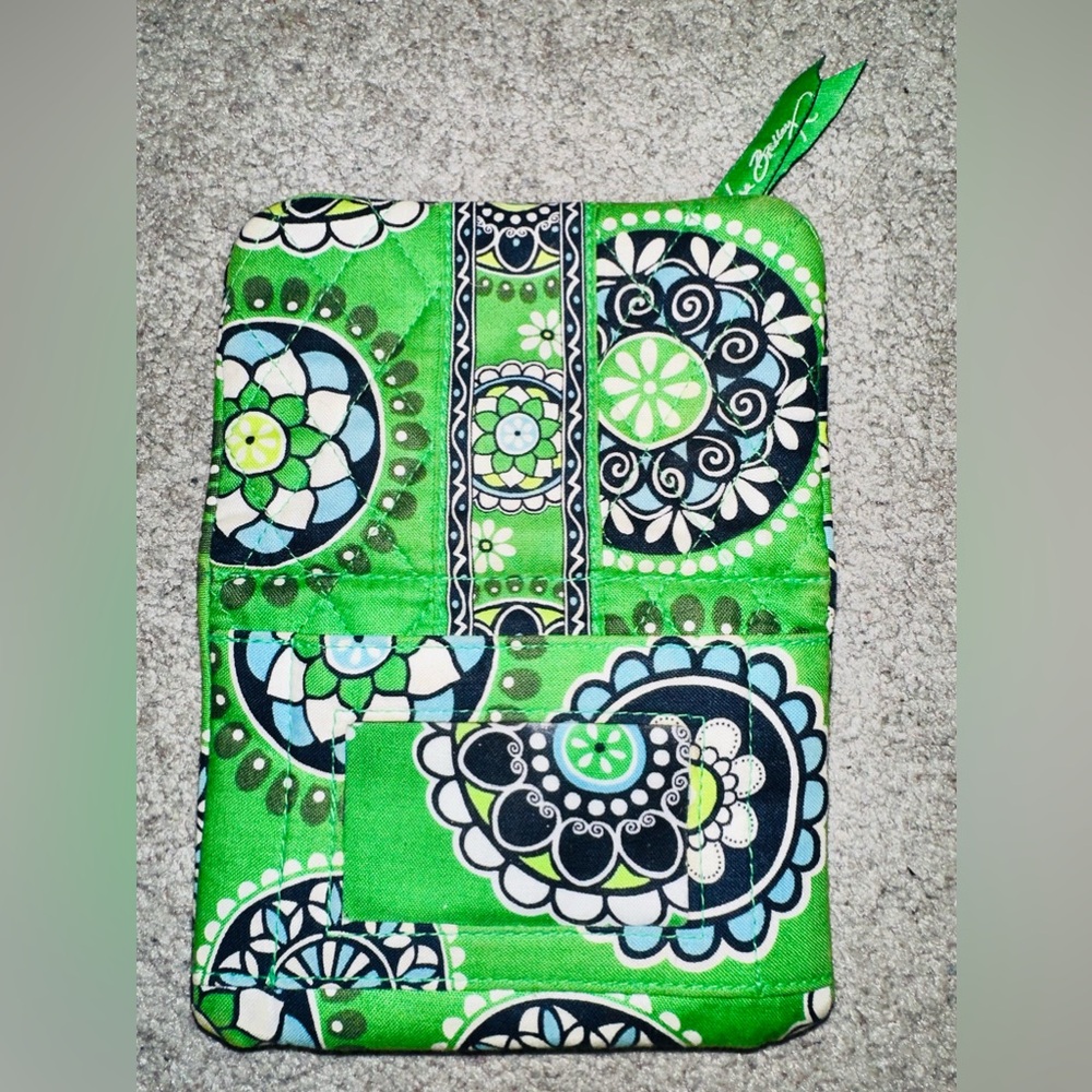 Green Cupcake Vera Bradley Wallet - Picture 3 of 6